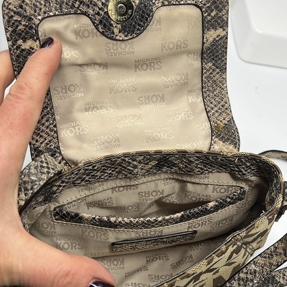 Michael Kors Logo Mini Crossbody Bag - Picture 8 of 10